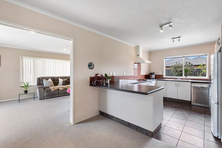 Photo of property in 8 Cape Place, Poraiti, Napier, 4112