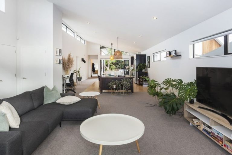 Photo of property in 136 Edgeware Road, St Albans, Christchurch, 8014