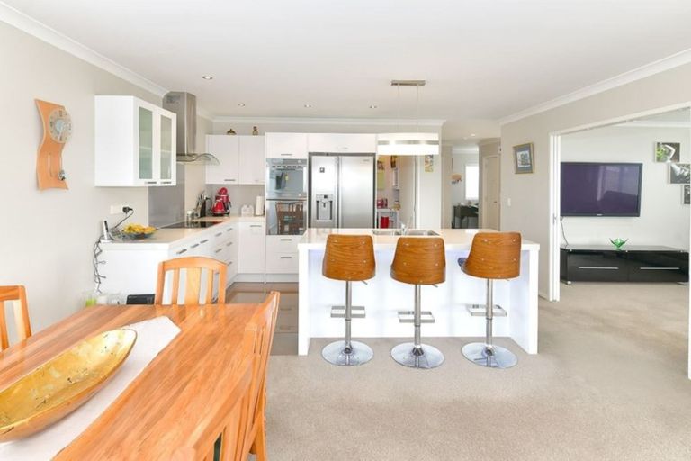 Photo of property in 7 Spyglass Street, Red Beach, 0932