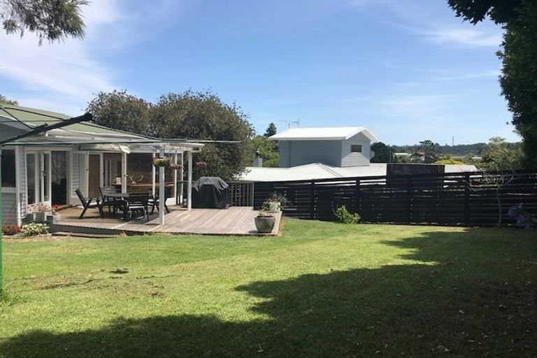Photo of property in 23 Lanigan Street, Birkdale, Auckland, 0626