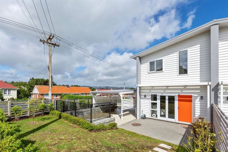 Photo of property in 1/1 Murphy Place, Titahi Bay, Porirua, 5022