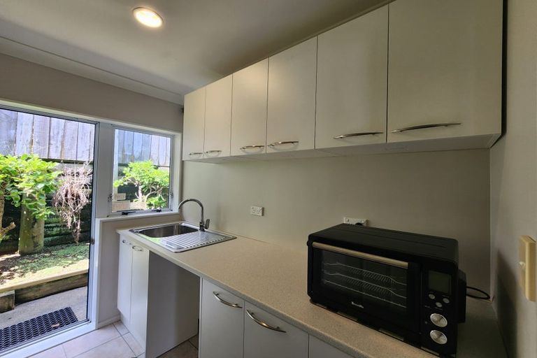 Photo of property in 52 Mccahill Views, Botany Downs, Auckland, 2010