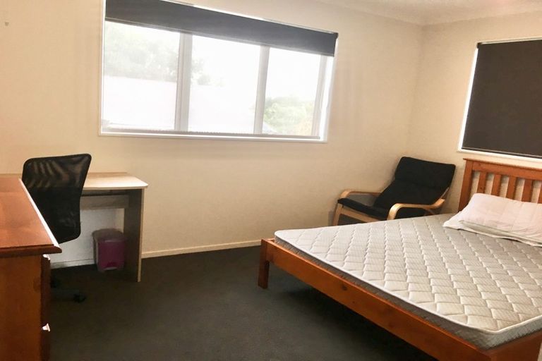 Photo of property in 10 Montmere Avenue, Te Atatu Peninsula, Auckland, 0610