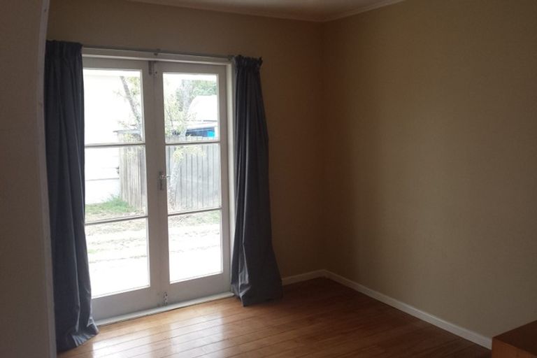 Photo of property in 803 Te Atatu Road, Te Atatu Peninsula, Auckland, 0610