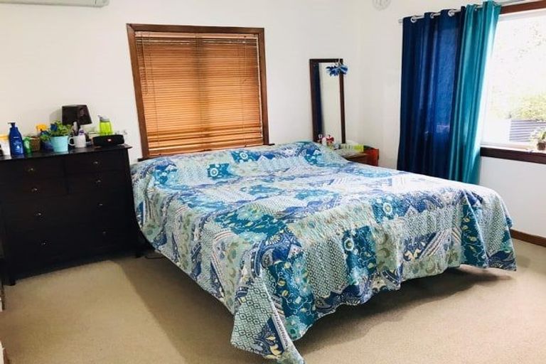 Photo of property in 1/8 Golf Road, New Lynn, Auckland, 0600