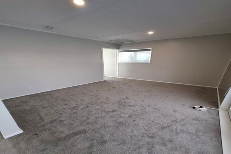 Photo of property in 69 Maplesden Drive, Clendon Park, Auckland, 2103