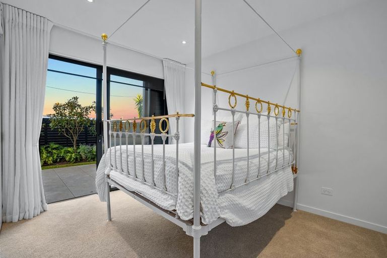 Photo of property in 10 Vaughan Crescent, Murrays Bay, Auckland, 0630