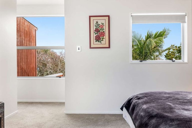 Photo of property in 76g Edmonton Road, Henderson, Auckland, 0612