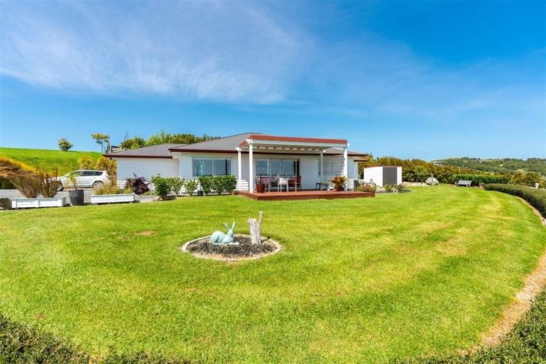 Photo of property in 52 Daniel Parade, Mangawhai, 0975