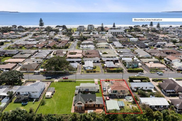Photo of property in 236 Centreway Road, Orewa, 0931