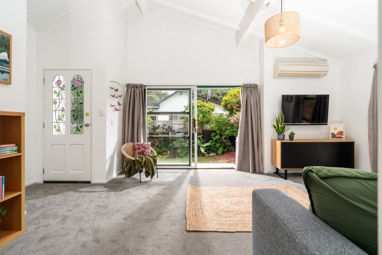 Photo of property in 42 Weka Street, Miramar, Wellington, 6022