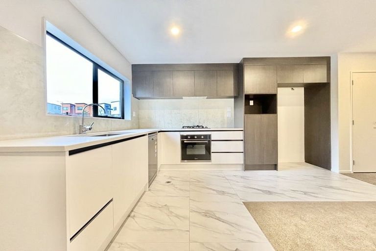 Photo of property in 22b Poruru Close, Papakura, 2110