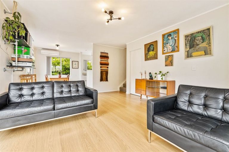 Photo of property in 12/24 Eastglen Road, Glen Eden, Auckland, 0602