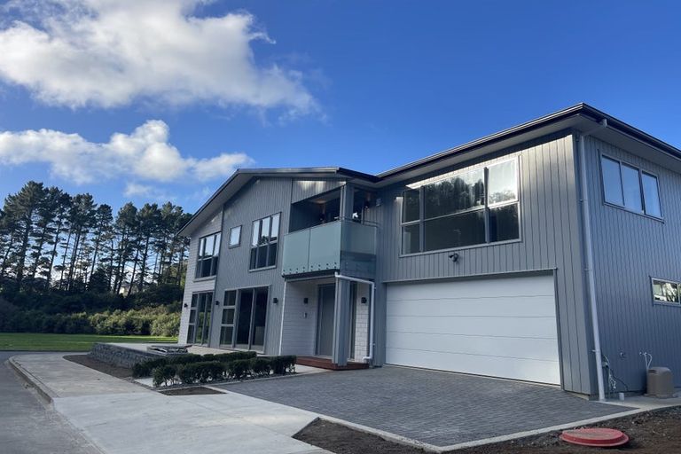 Photo of property in 3 Skanda Crescent, Flat Bush, Auckland, 2019