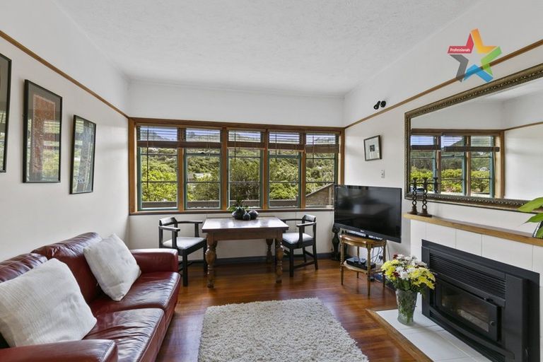 Photo of property in 103 Sunshine Avenue, Karori, Wellington, 6012