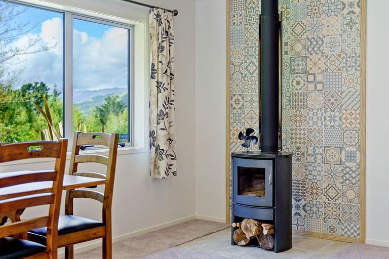 Photo of property in 48 Eucalyptus Way, Nikau Valley, Paraparaumu, 5032