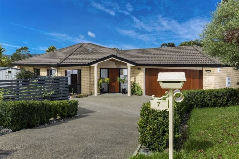 Photo of property in 7 San Vito Place, Henderson, Auckland, 0612