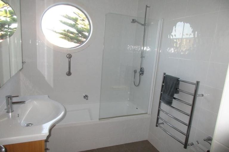 Photo of property in 4-u9 Seaview Road, Paraparaumu Beach, Paraparaumu, 5032