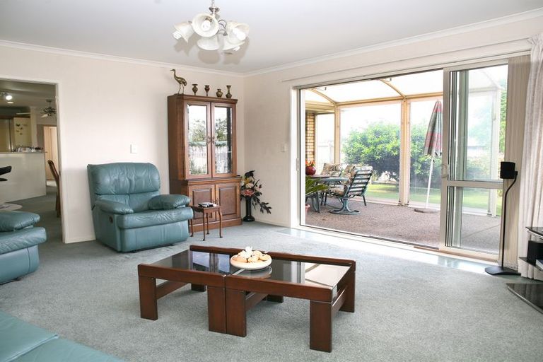 Photo of property in 14 Moss Crescent, Takanini, 2112