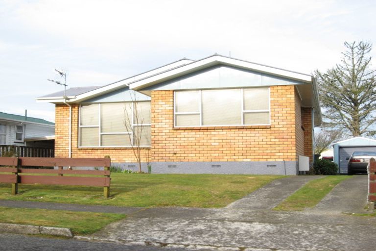 Photo of property in 2 Fairbank Avenue, Stratford, 4332