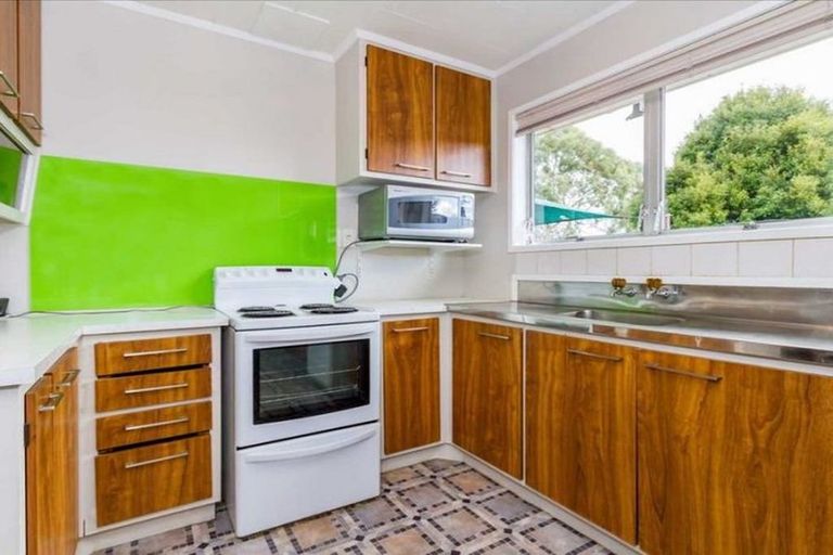 Photo of property in 69 Captain Scott Road, Glen Eden, Auckland, 0602