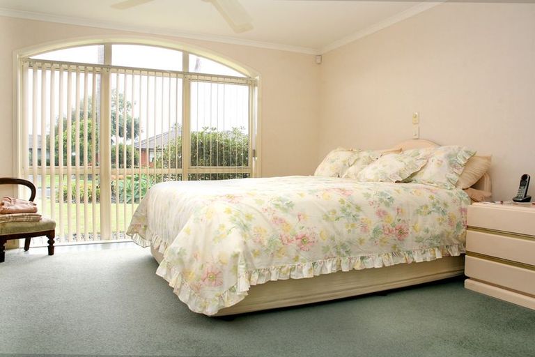 Photo of property in 14 Moss Crescent, Takanini, 2112