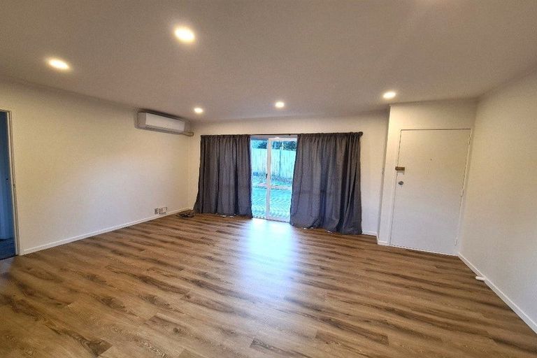 Photo of property in 45 Hogans Road, Glenfield, Auckland, 0629