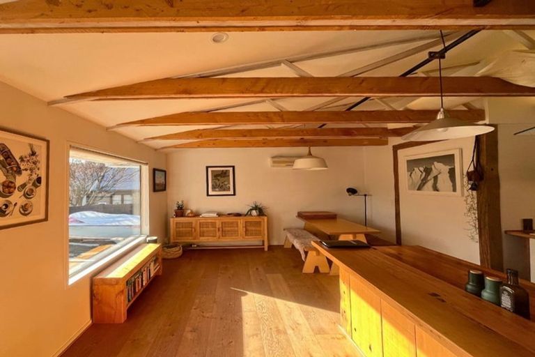 Photo of property in 10a Larch Place, Wanaka, 9305