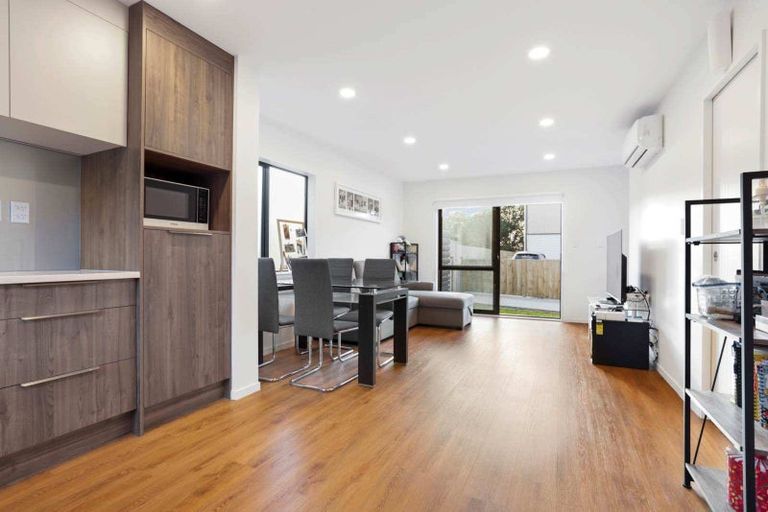 Photo of property in 6/34 Edmonton Road, Henderson, Auckland, 0612