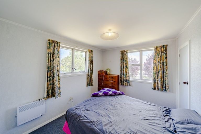 Photo of property in 15 Curling Crescent, Onekawa, Napier, 4110