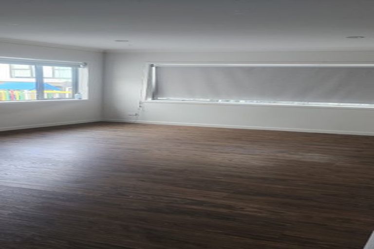 Photo of property in 4 Fortuna Place, East Tamaki Heights, Auckland, 2016