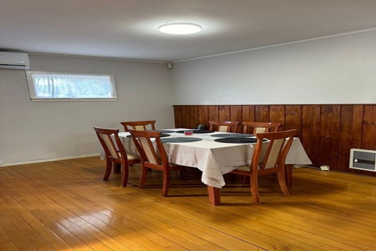 Photo of property in 19 Golf Road, New Lynn, Auckland, 0600