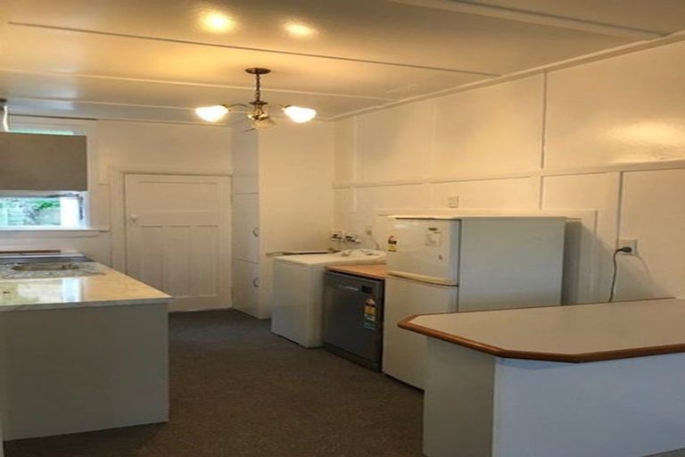 Photo of property in 46 Queens Drive, Lyall Bay, Wellington, 6022