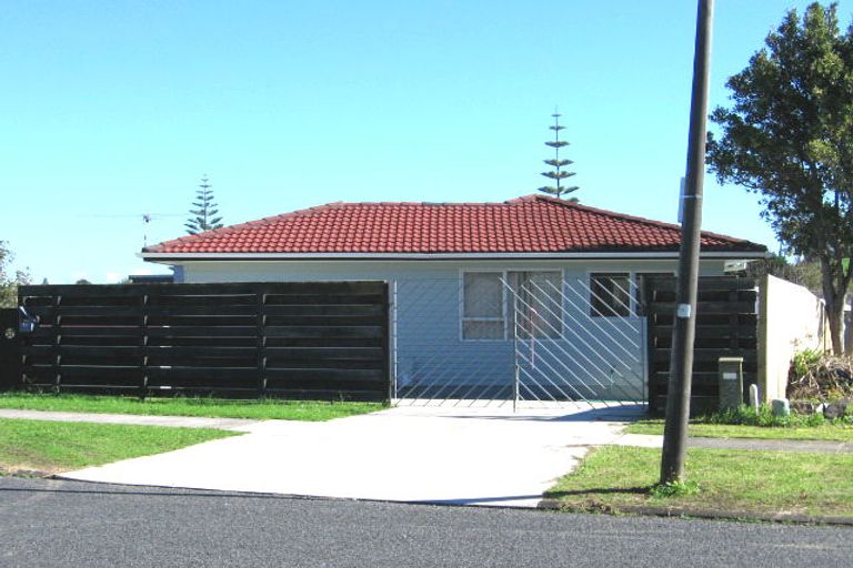 Photo of property in 51 Minaret Drive, Bucklands Beach, Auckland, 2014