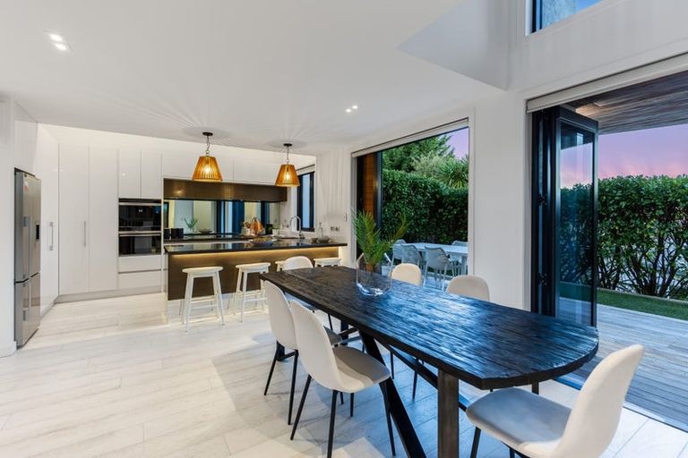 Photo of property in 11 Tuatini Place, Long Bay, Auckland, 0630