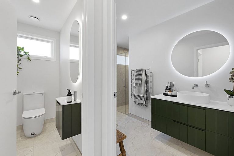 Photo of property in 52 Wairau Road, Oakura, 4314
