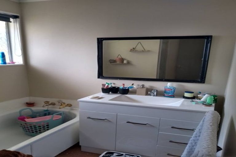 Photo of property in 79a-b Martin Road, Paraparaumu Beach, Paraparaumu, 5032