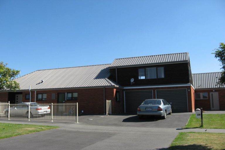 Photo of property in 2/23 Inglewood Place, Avonhead, Christchurch, 8042