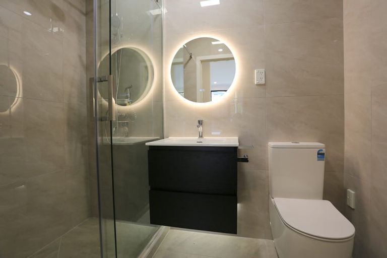 Photo of property in 13a King Richard Place, Browns Bay, Auckland, 0630