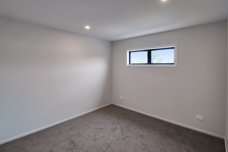 Photo of property in 137 Whites Line East, Waiwhetu, Lower Hutt, 5010