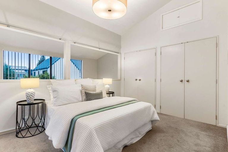 Photo of property in 2/89 Portage Road, New Lynn, Auckland, 0600