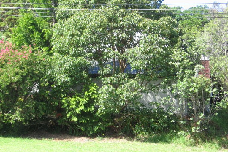 Photo of property in 45 Seaton Road, Murrays Bay, Auckland, 0630