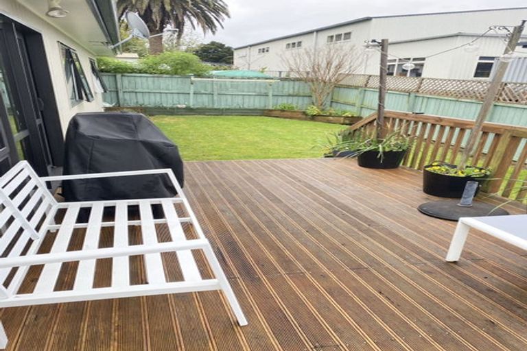 Photo of property in 6 Danden Way, Pukekohe, 2120