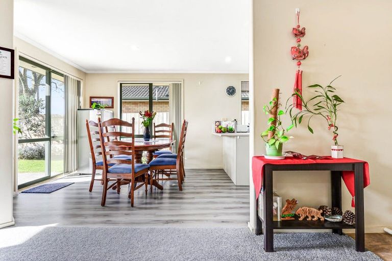 Photo of property in 19 Nobleman Place, Hamilton East, Hamilton, 3216