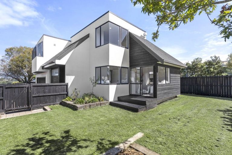 Photo of property in 2/94 Norwood Road, Bayswater, Auckland, 0622