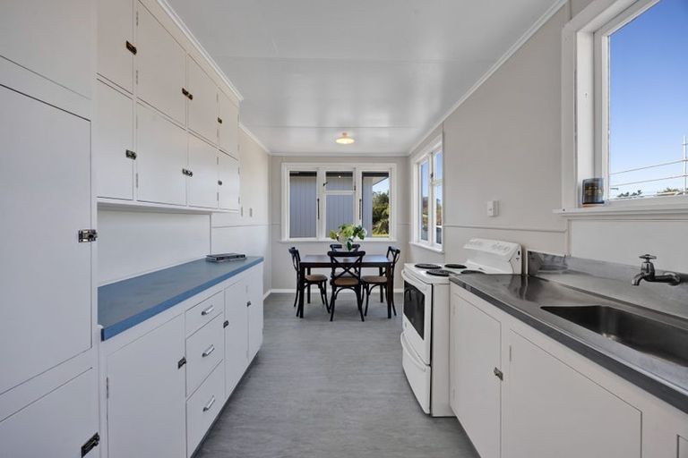 Photo of property in 20 Pukatea Street, Inglewood, 4330