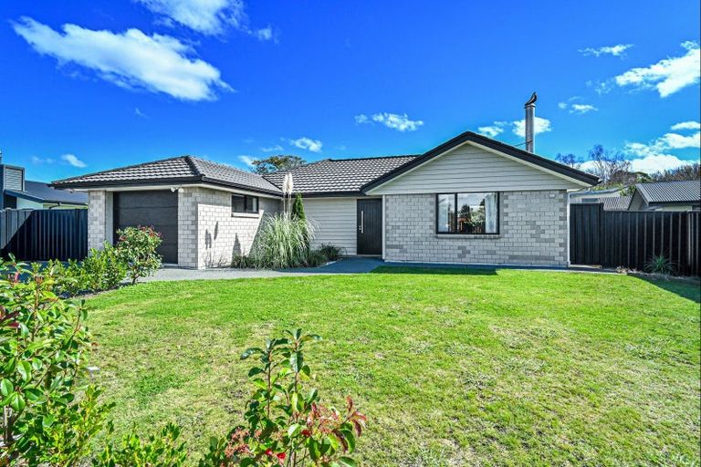 Photo of property in 22 Read Crescent, Clive, 4102