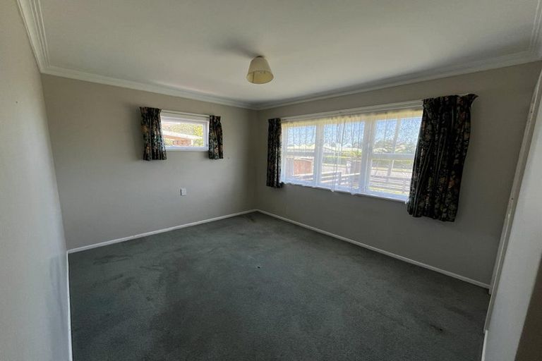 Photo of property in 6 Bartholomew Road, Levin, 5510