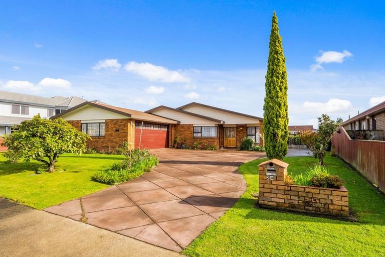 Photo of property in 24 Easton Way, Levin, 5510