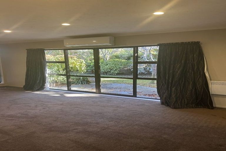 Photo of property in 34 Regency Crescent, Redwood, Christchurch, 8051